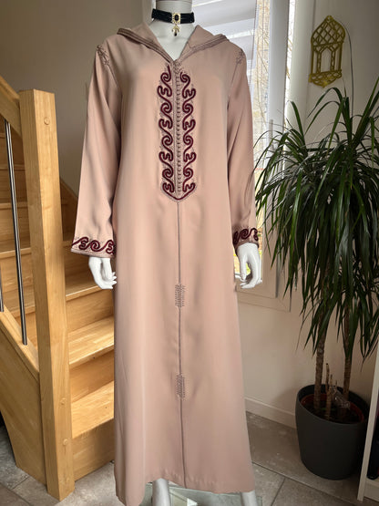 Djellaba Qamar - Beige poudré/Bordeaux